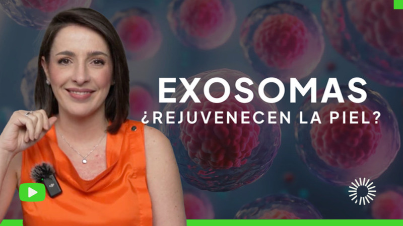<p>Los exosomas est&aacute;n revolucionando la dermatolog&iacute;a con su capacidad para regenerar y rejuvenecer la piel de manera natural. Pero, &iquest;qu&eacute; son y c&oacute;mo funcionan?<br />
<br />
&iquest;Qu&eacute; son los exosomas?<br />
Son peque&ntilde;as ves&iacute;culas que contienen factores de crecimiento, prote&iacute;nas y ARN que ayudan a reparar la piel desde adentro.</p>

<ul>
	<li>&nbsp;Beneficios en el rejuvenecimiento cut&aacute;neo:</li>
	<li>Estimulan la producci&oacute;n de col&aacute;geno y elastina &ndash; Mejorando firmeza y textura.</li>
	<li>Reducen inflamaci&oacute;n y enrojecimiento &ndash; Ideales para piel sensible o da&ntilde;ada.</li>
	<li>Aceleran la regeneraci&oacute;n celular &ndash; Favorecen la cicatrizaci&oacute;n y luminosidad.</li>
	<li>Resultados naturales y progresivos &ndash; Sin alterar la expresi&oacute;n facial.</li>
</ul>

<p><br />
&iquest;Son el secreto de la piel joven? Descubre m&aacute;s en el video y consulta a un especialista.</p>